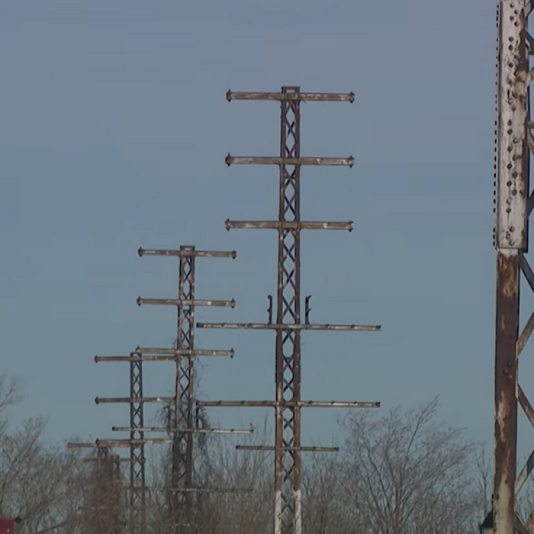 D&eacute;mant&egrave;lement de pyl&ocirc;nes patrimoniaux