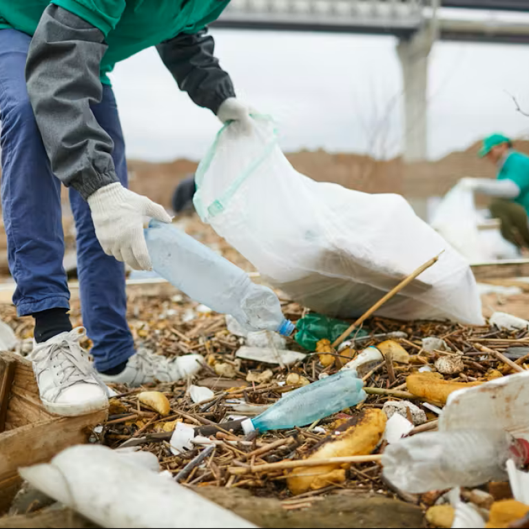 Valoriser vendeurs ambulants et r&eacute;cup&eacute;rateurs de d&eacute;chets